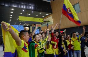La selección de Colombia aterrizó en Kazán a una semana de su debut ante Japón