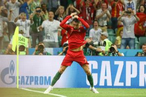 Ronaldo igualó en un partido lo que marcó en tres Mundiales