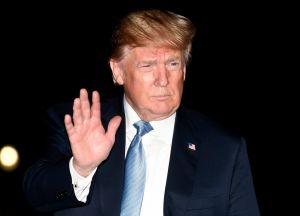 Trump considera abandonar la Organización Mundial de Comercio, según medios