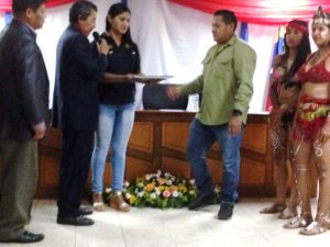 Gobernador de Bolívar intenta sacar a la fuerza a Alcalde de la oposición en Gran Sabana