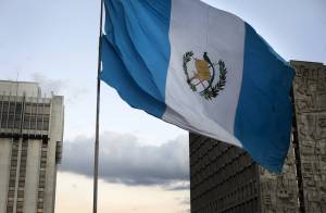 Procesan a 5 militares retirados en Guatemala por malversar fondos públicos