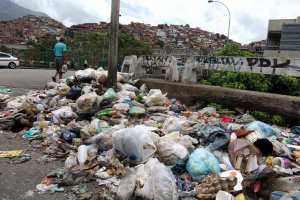 Vecinos de los municipios Libertador y Sucre alertan fallas en la recolección de basura