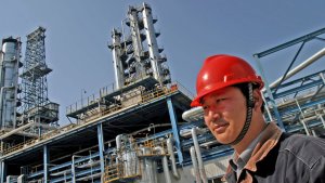 Las refinerías independientes de China buscan alternativas al crudo venezolano