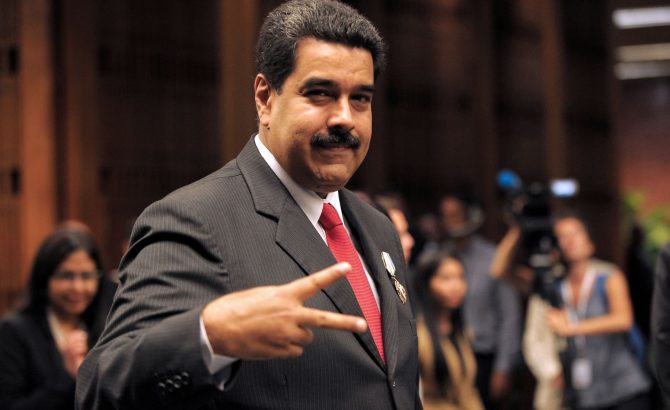 Maduro se solidariza con Rafael Correa y pide cese de persecución