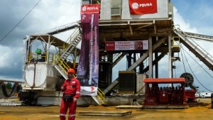 Pdvsa cierra producción en la medida que sus operaciones se desmoronan