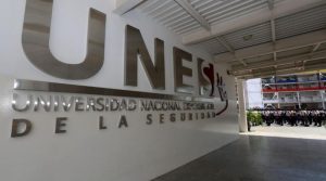 Detienen a dos profesores de la UNES por andar cobrando por el ingreso de aspirantes