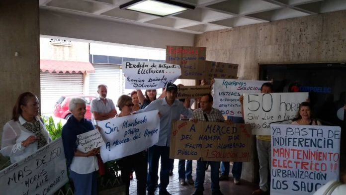 En Valencia protestaron en la sede de Corpoelec tras 50 horas sin luz