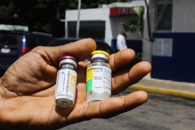Hasta en 17 millones de bolívares suele conseguirse un antibiótico con bachaqueros (fotos William Urdaneta)