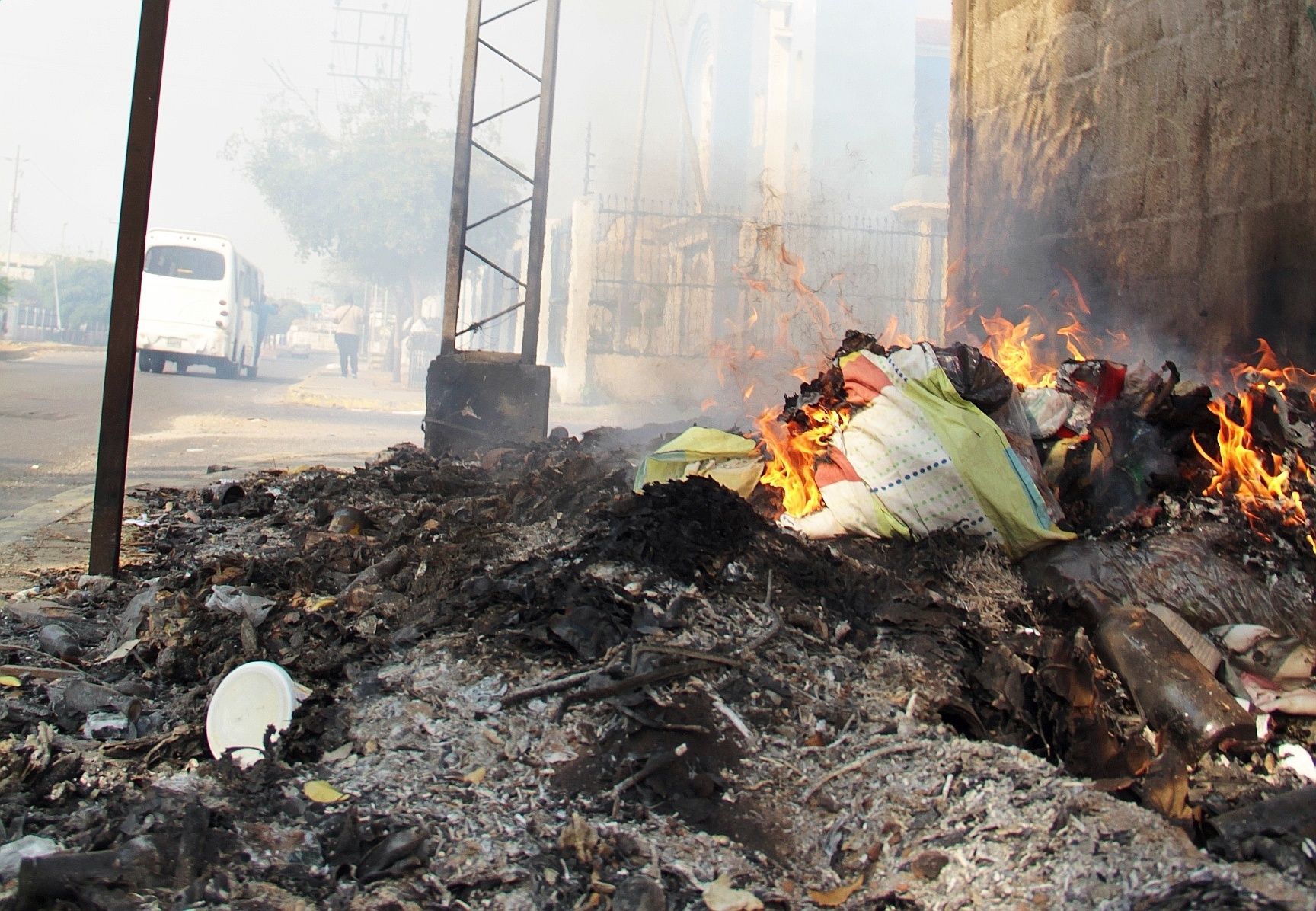 Aumento de quema de basura en Maracaibo podría causar enfermedades mortales