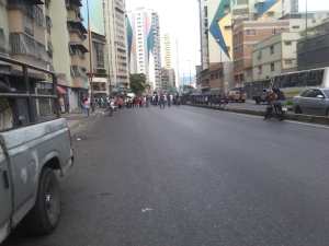 Vecinos de la avenida San Martín protestan por falta de agua #29Jun (Fotos)