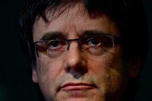 Justicia europea devuelve inmunidad al expresidente catalán Carles Puigdemont