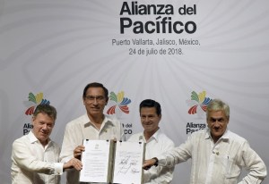 Vizcarra rinde su primera cuenta en un Perú sacudido por la corrupción