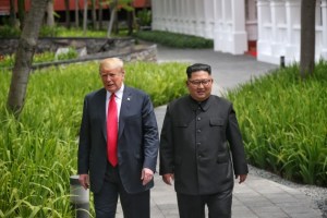 Trump acude a su segunda cita con Kim atraído por un posible acuerdo de paz