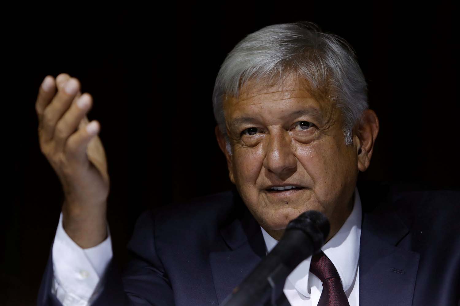 López Obrador: Nadie nos amenazará con construir un muro en la frontera
