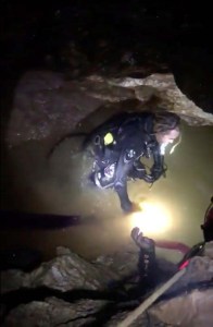 Salir de la cueva en Tailandia, un camino lleno de obstáculos