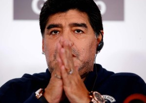 Maradona a Infobae: En Argentina hay muchos caretas que toman de la buena, yo tomaba con ellos