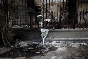 El número de las víctimas mortales por los incendios en Grecia se eleva a 86