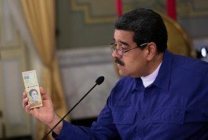 Quitar ceros al bolívar, un acto cosmético que no ayudará a Venezuela