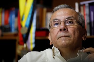 Rodrigo Cabezas prevé un escenario crítico en la economía venezolana tras caída de los precios del petróleo