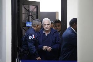 Justicia panameña rechaza excarcelación de Martinelli por riesgo de fuga