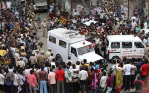 Policía halla 11 cadáveres de una familia dentro de una casa en India