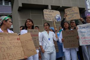 Enfermeros le respondieron a Maduro sobre los aumentos de salarios (Video)