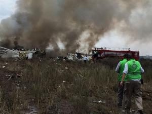 Gobernador descarta víctimas mortales en accidente de avión en México