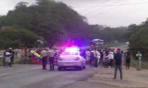 Protesta por falta de agua en la autopista Ocumare-Charallave #2Jul (fotos)
