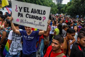 La crisis y la lluvia empañan la fiesta del Orgullo Lgbti en Venezuela (FOTOS)