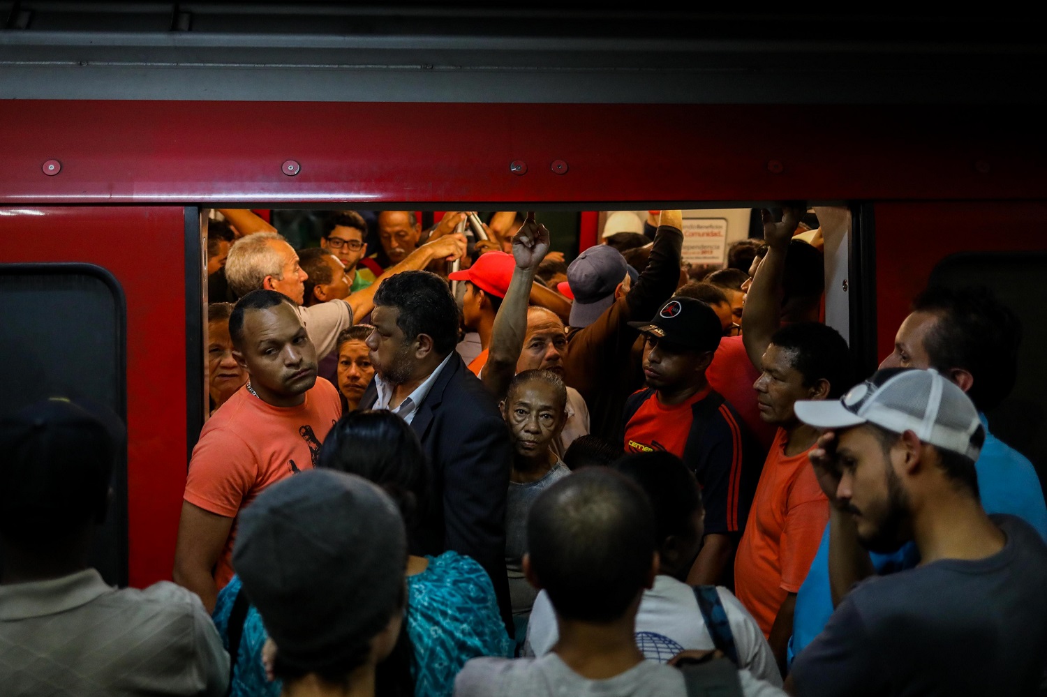 Reportan retraso del Metro de Caracas #31Ago