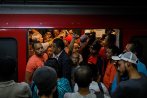 Metro de Caracas informa que la estación Plaza Venezuela no presta servicio comercial #15Oct