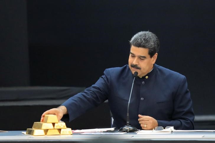 Turquía se prepara para refinar más oro venezolano mientras Maduro envía un comité
