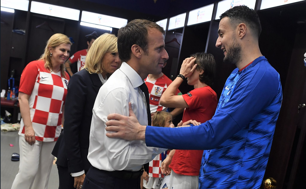 Macron entró al vestuario de Croacia a felicitar a los jugadores