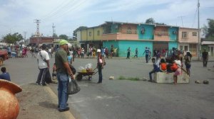 Protestan en Mercado Municipal de Cumaná para exigir justicia por los tres fallecidos tras saqueos #7Jul (foto)