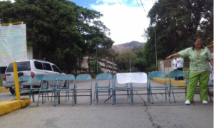“Con 600 bolívares no se come”, gritan por cuarto día consecutivo enfermeros de El Algodonal #2Jul