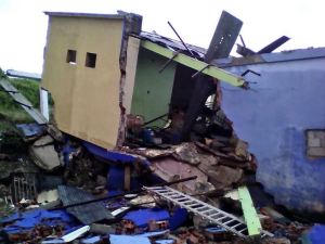 Intensas lluvias causan graves daños en carreteras y viviendas en Táchira #25Jul (Video)