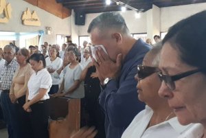 Entre lágrimas se realizó capilla ardiente del sacerdote asesinado en Lara