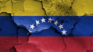 La producción de petróleo de Venezuela podría bajar del millón de barriles en 120 días (estudio)