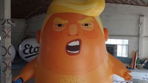 Un bebé Trump gigante sobrevolará Londres (Fotos)