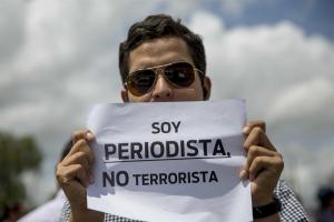 Periodistas de Nicaragua exigen a Ortega el respeto al derecho de informar