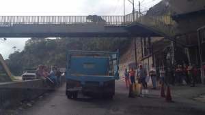 ¡Secos! En Petare protestaron por falta de agua #30Jul