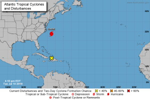 Chris se convierte en huracán alejado de la costa de EEUU