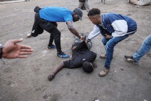Tres muertos en las protestas en Zimbabue tras las elecciones