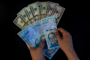 Economistas cuestionan el nuevo sistema de subasta de divisas en Venezuela