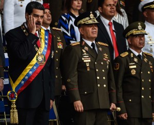 Maduro es evacuado durante un acto por supuesto atentado