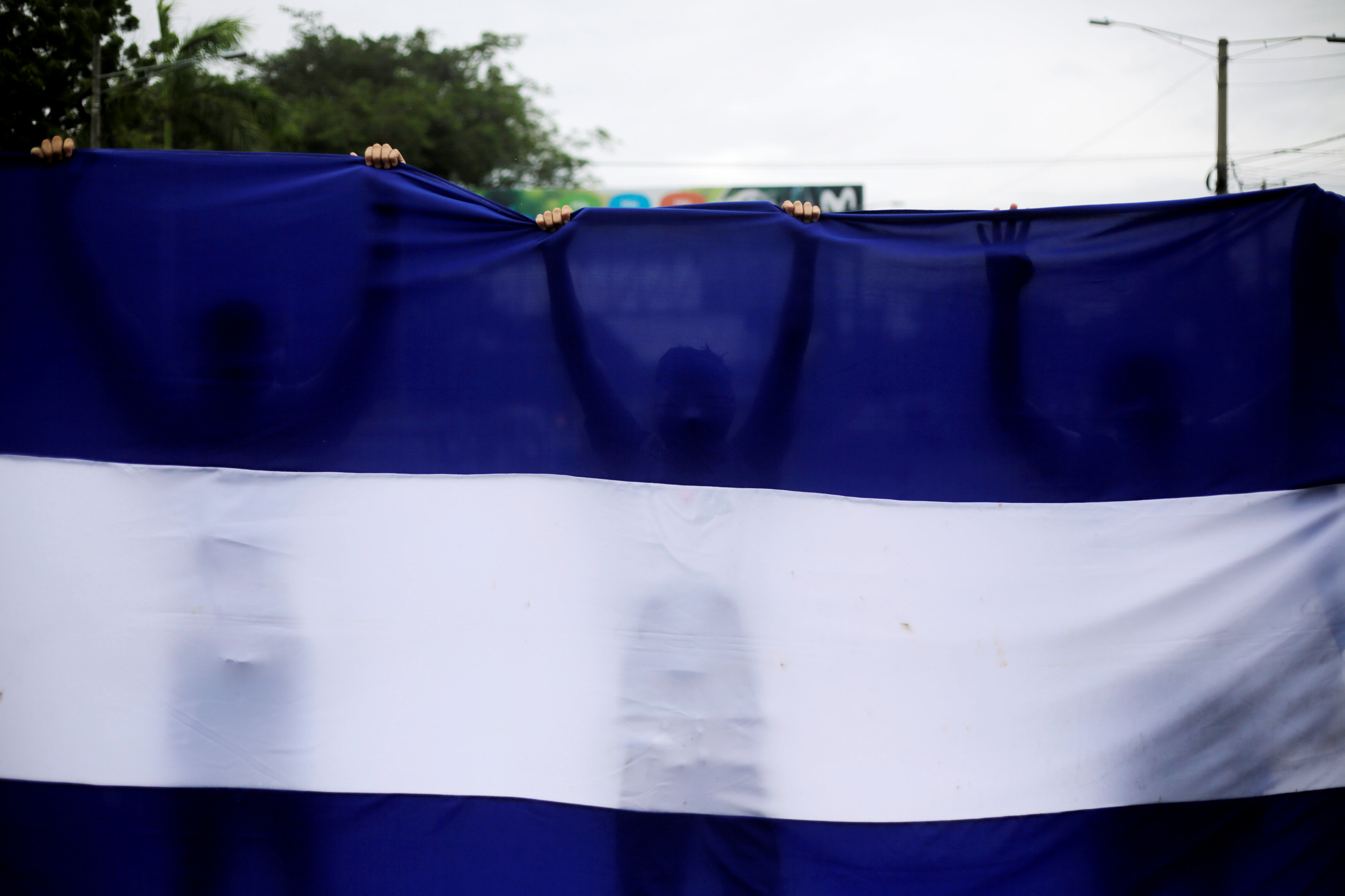 Denuncian nuevos despidos de médicos por atender a heridos en Nicaragua