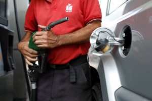 El precio de la gasolina aumentó de facto y no por decreto
