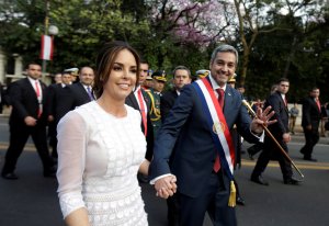 La nueva primera dama de Paraguay es una madurita atrapa-miradas (Fotos)