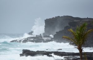 La tormenta tropical Lane se aleja de Hawái