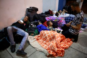 Perú evalúa visas humanitarias y calificar de refugiados a los venezolanos